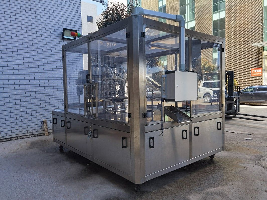 1775636070907067.jpg LG-620 斜嘴袋灌装旋盖机.jpg